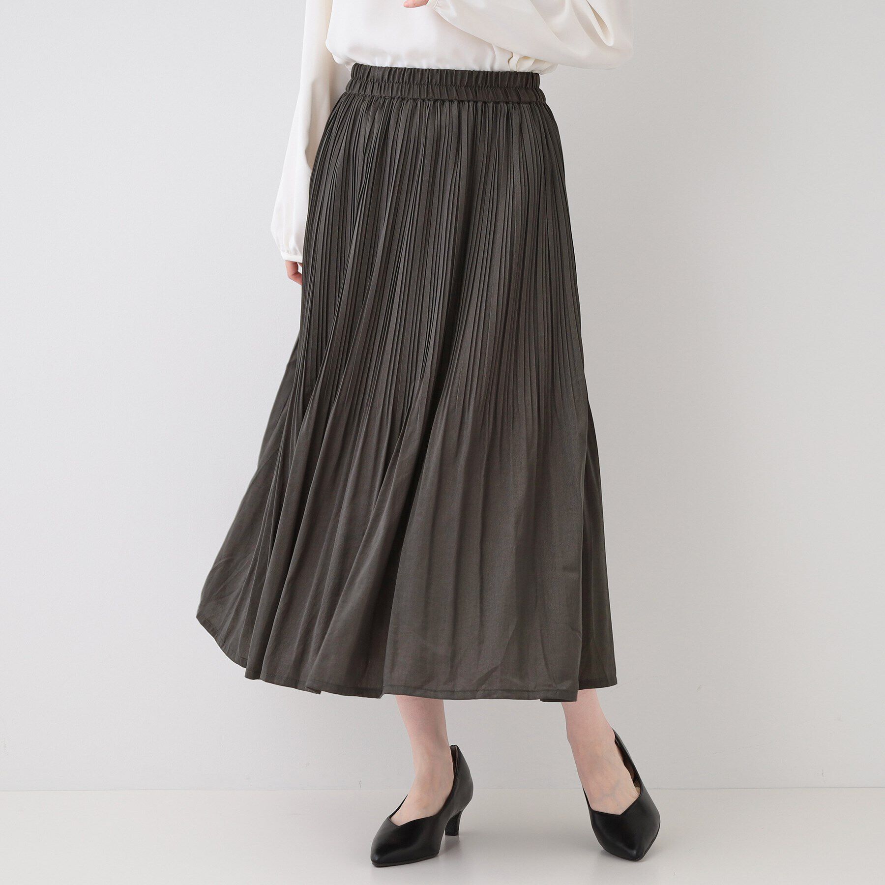 SHOO･LA･RUE「【セレモニーにも】ひらりと揺れる上品シルエット サテンプリーツスカート」|スカート|