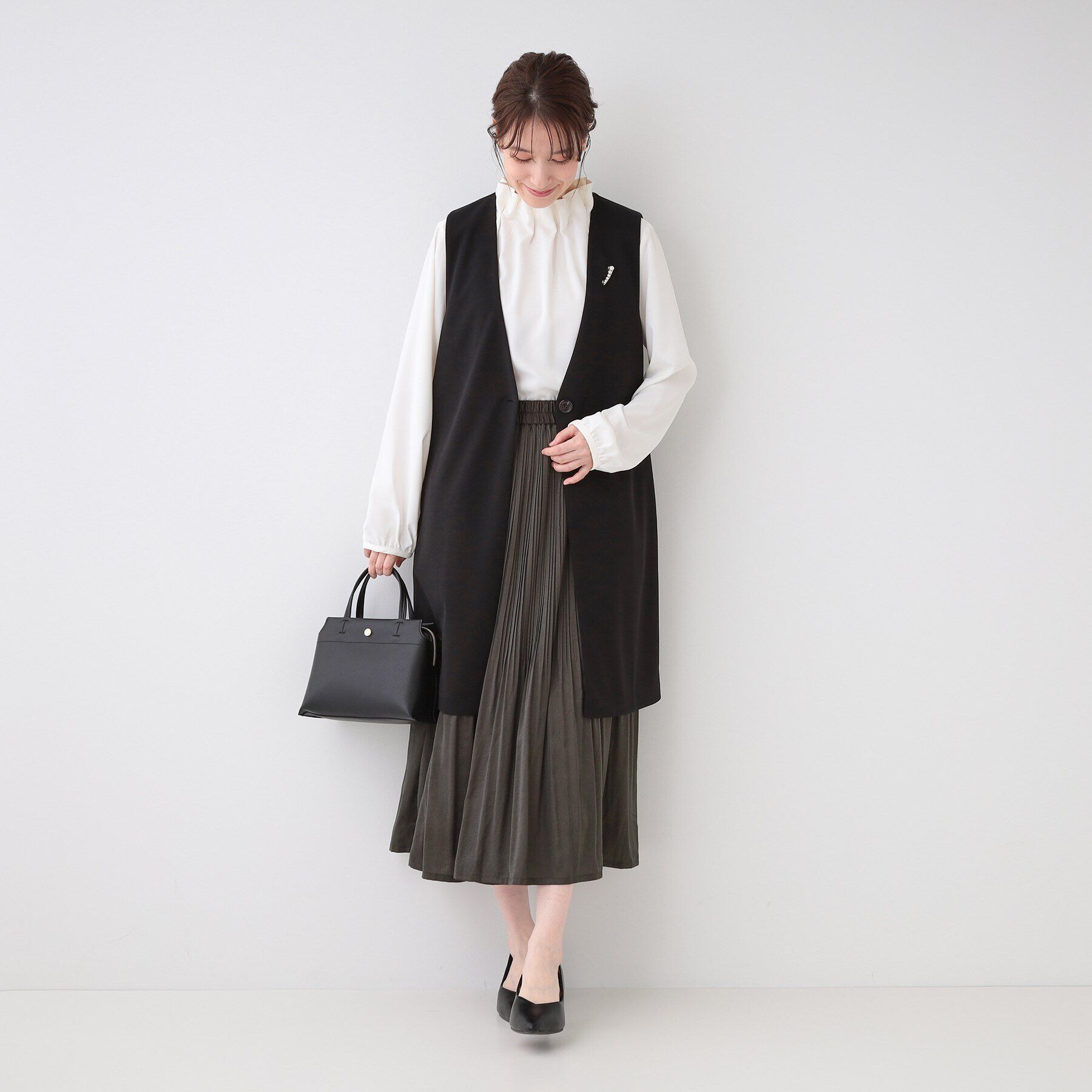 SHOO･LA･RUE「【セレモニーにも】ひらりと揺れる上品シルエット サテンプリーツスカート」|スカート|