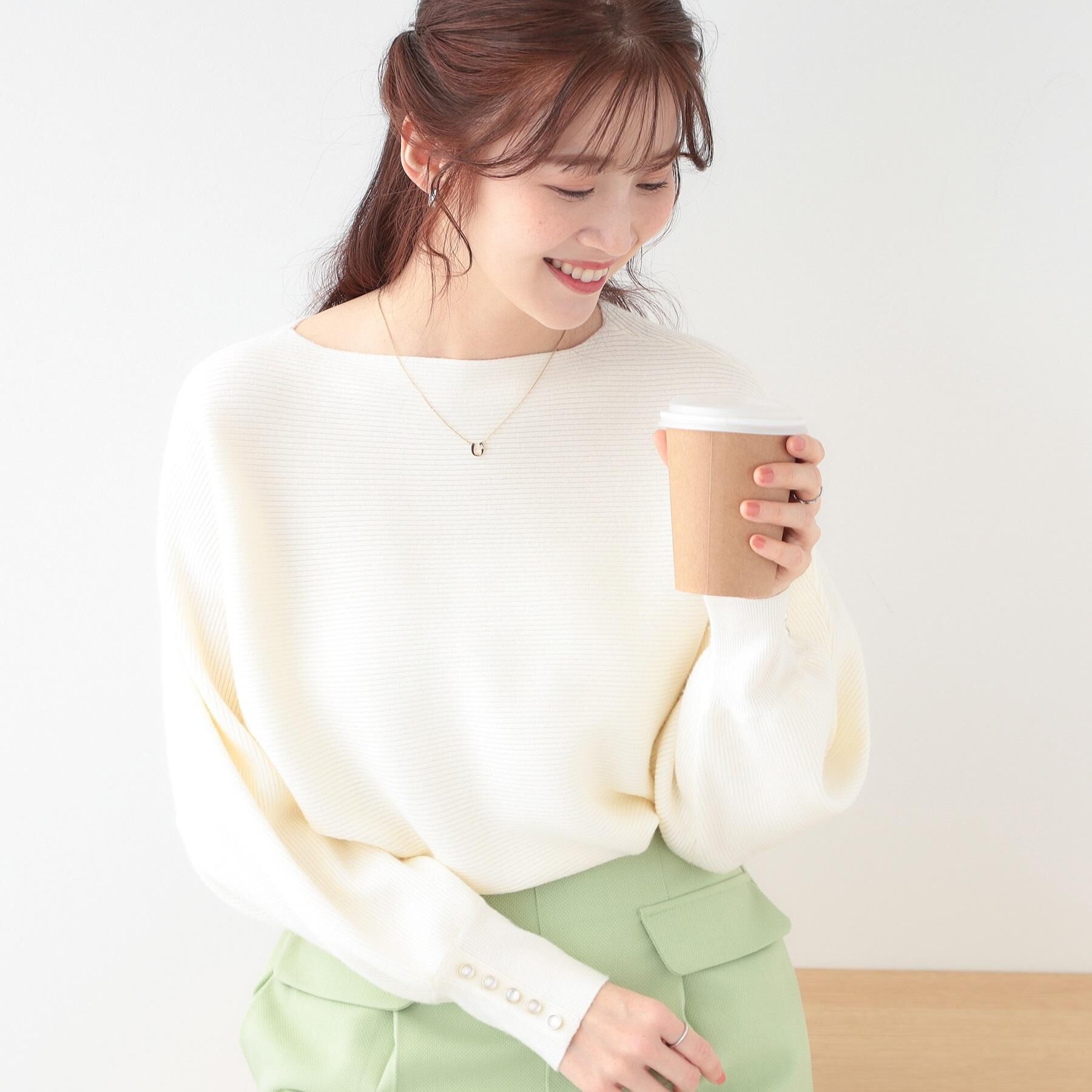 SHOO･LA･RUE「【洗える】大人の上品コーデに お袖ビジュー釦付きリブドルマンニット」|ニット・セーター|オフホワイト(003
