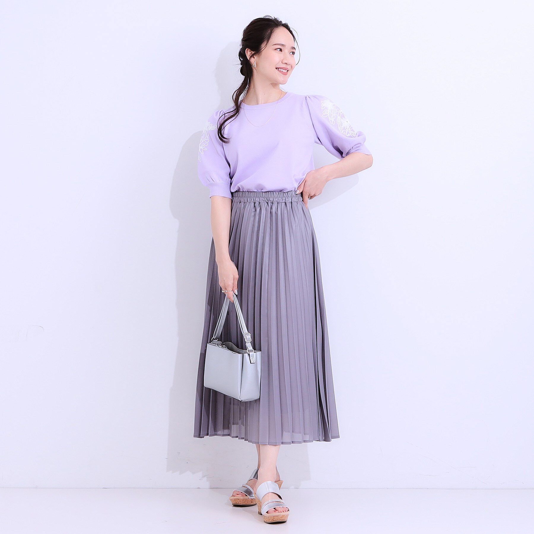 SHOO･LA･RUE「【S-LL】お袖刺繍がアクセント ラウンドネックニット」|ニット・セーター|