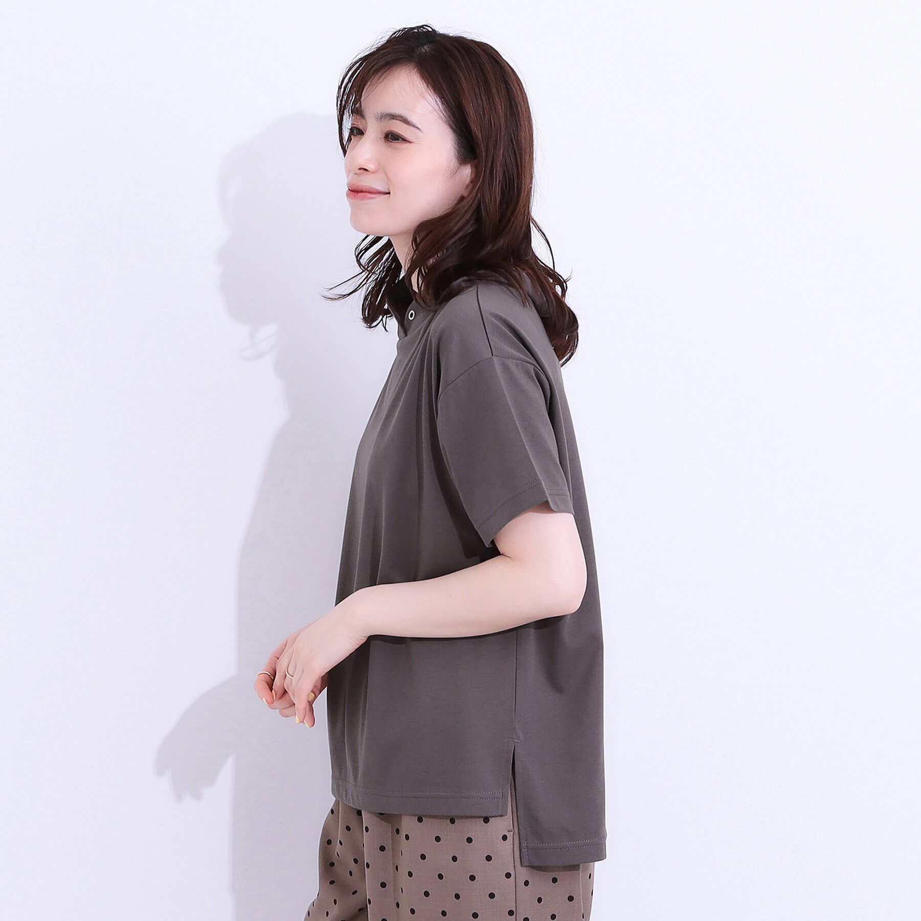 SHOO･LA･RUE「【高レビュー/ひんやり/UV】アウトスタイルもサマになる さらさら抜け襟Tシャツ」|Tシャツ・カットソー|