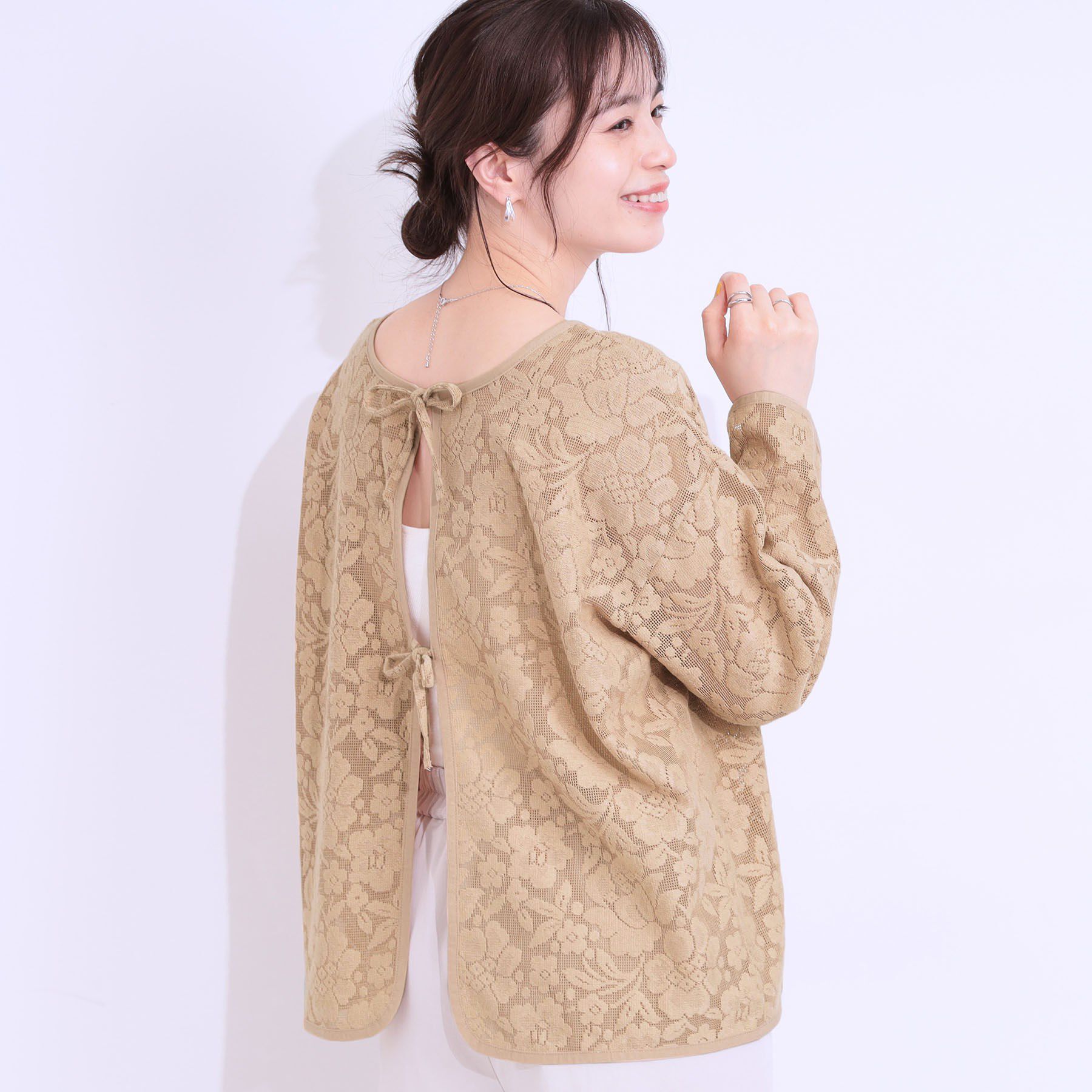 SHOO･LA･RUE「【前後2WAY/S-LL】メッシュ&times;レースがこなれ見え リボントップス」|Tシャツ・カットソー|ベージュ(052)