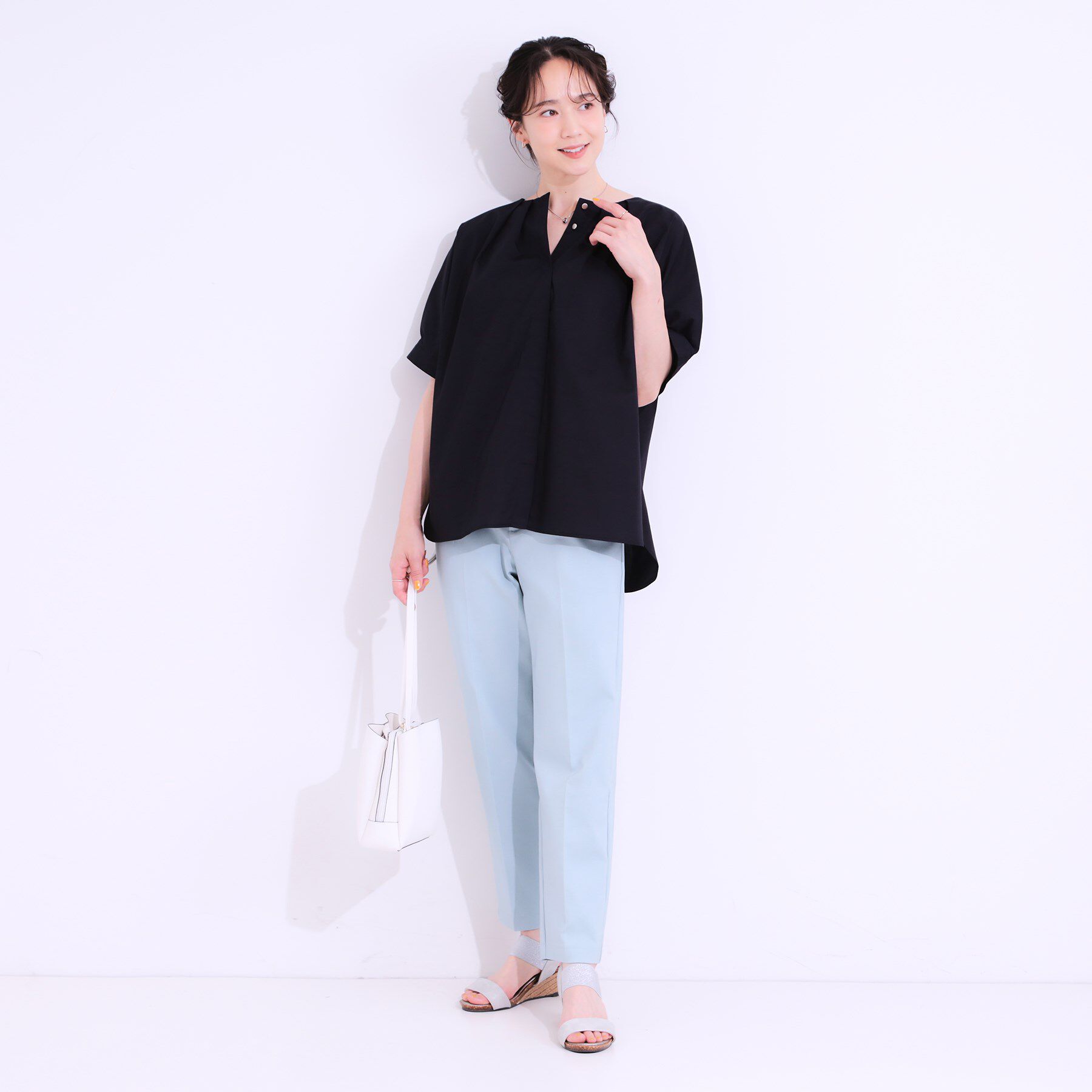 SHOO･LA･RUE「【洗える/S-LL】大人の上品シルエット タックデザイン 5分袖ブラウス」|シャツ・ブラウス|