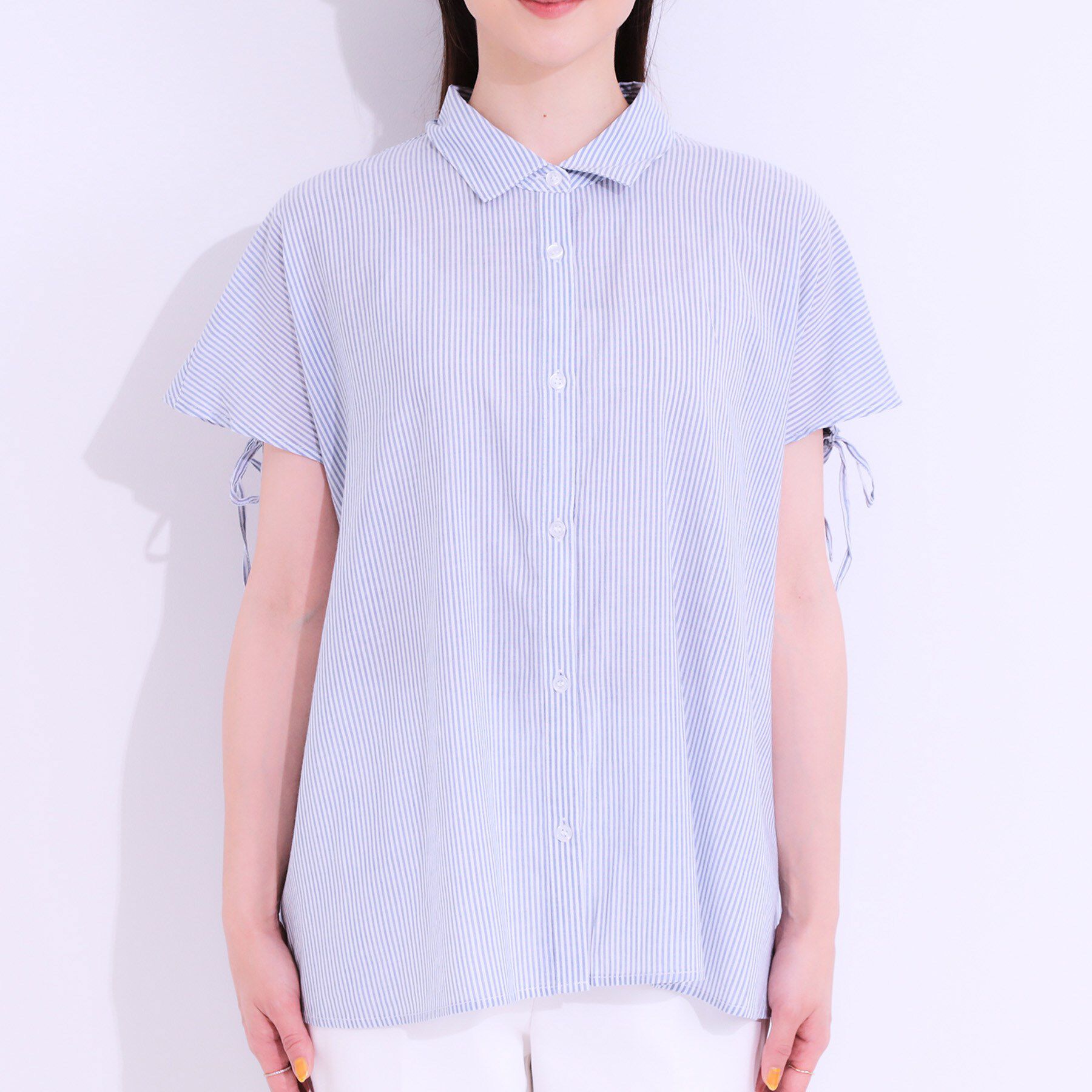 SHOO･LA･RUE「【S-LL/ひんやり】後ろ姿も抜かりなく インせず着られる バックギャザーシャツ」|シャツ・ブラウス|