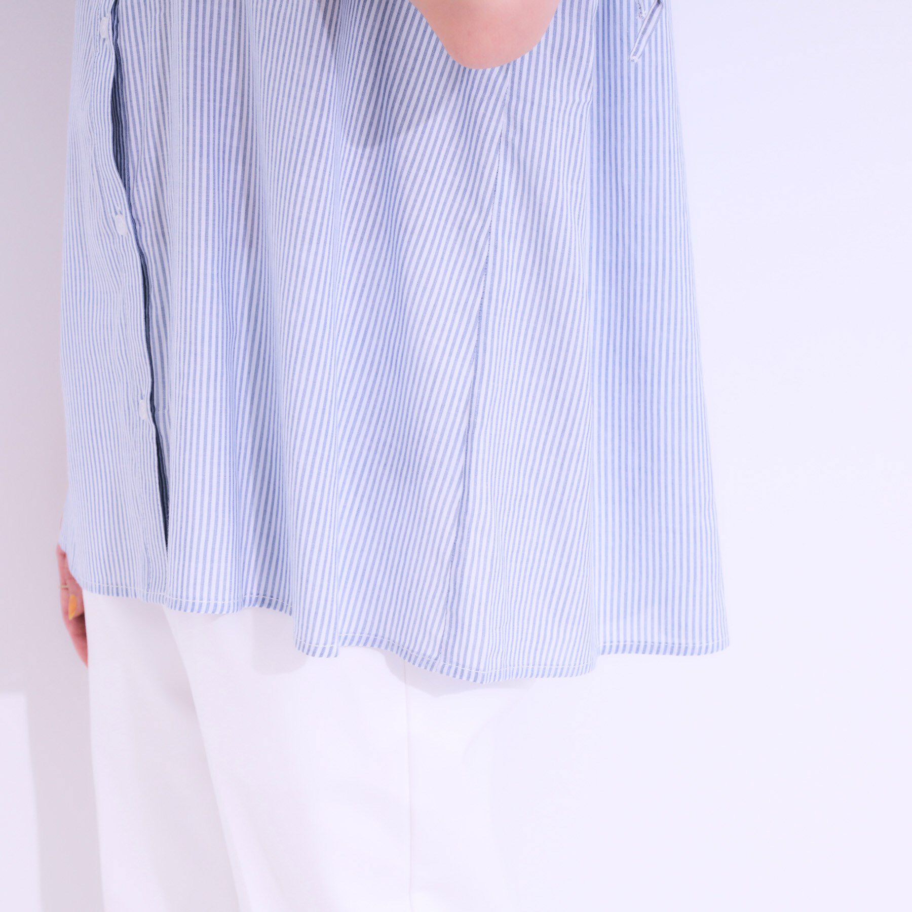 SHOO･LA･RUE「【S-LL/ひんやり】後ろ姿も抜かりなく インせず着られる バックギャザーシャツ」|シャツ・ブラウス|