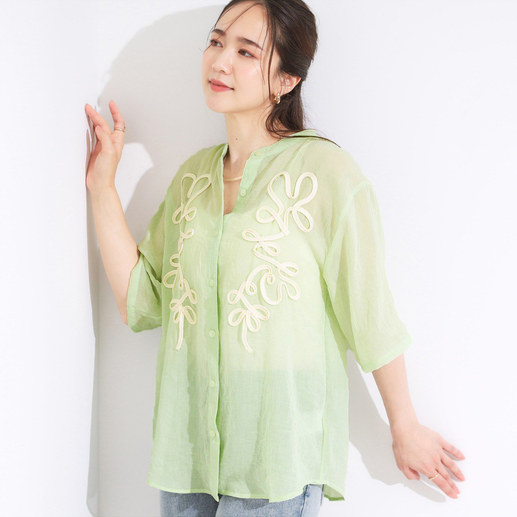 SHOO･LA･RUE「【S-LL】一枚で着映え コード刺繍シャツ」|シャツ・ブラウス|ライトグリーン(02