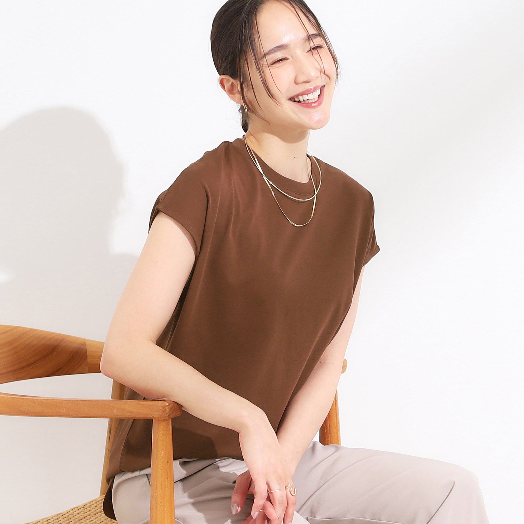 SHOO･LA･RUE「【S-LL/汗ジミ軽減/ひんやり/UV】インせず着られる フレンチスリーブTシャツ」|Tシャツ・カットソー|モカブラウン(042