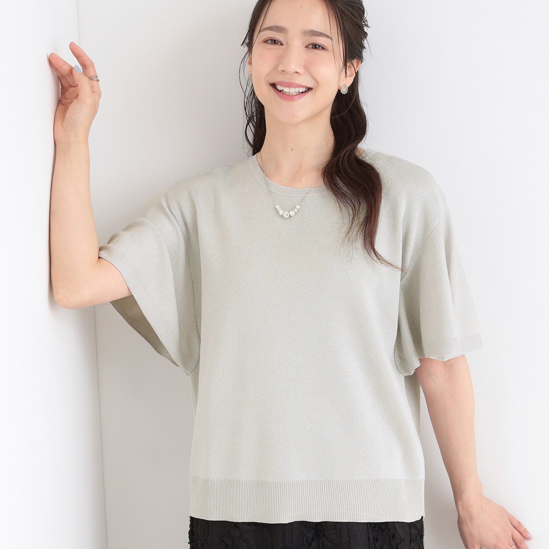 SHOO･LA･RUE「【S-LL】二の腕はカバーして魅せる フレアスリーブニット」|ニット・セーター|シルバー(012)