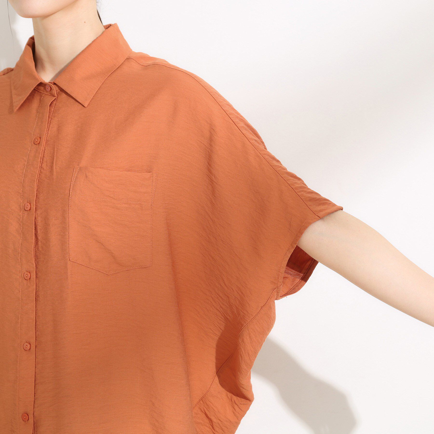 SHOO･LA･RUE「【洗える/S-LL/5分袖】1枚でも羽織としても。さらさらドレープシャツ」|シャツ・ブラウス|