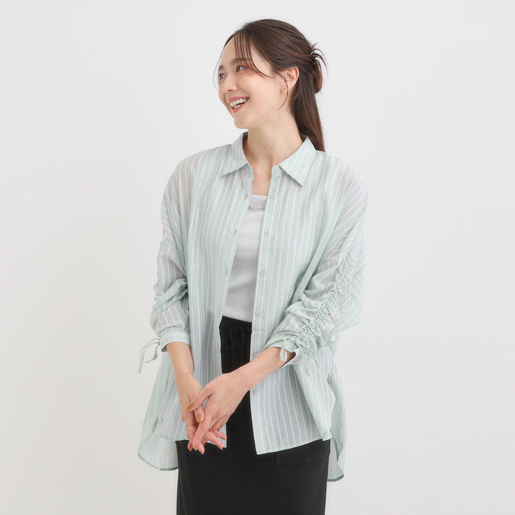 SHOO･LA･RUE「【S-LL/ひんやり】程よい透け感 ストライプ柄 お袖ギャザーデザインシャツ」|シャツ・ブラウス|