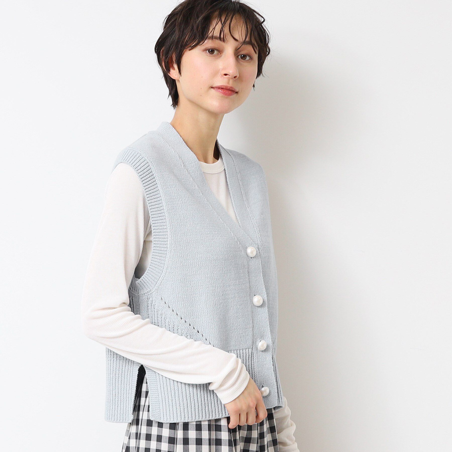Dessin「【洗える】パール調ボタン付きニットジレ」|ベスト・ジレ|