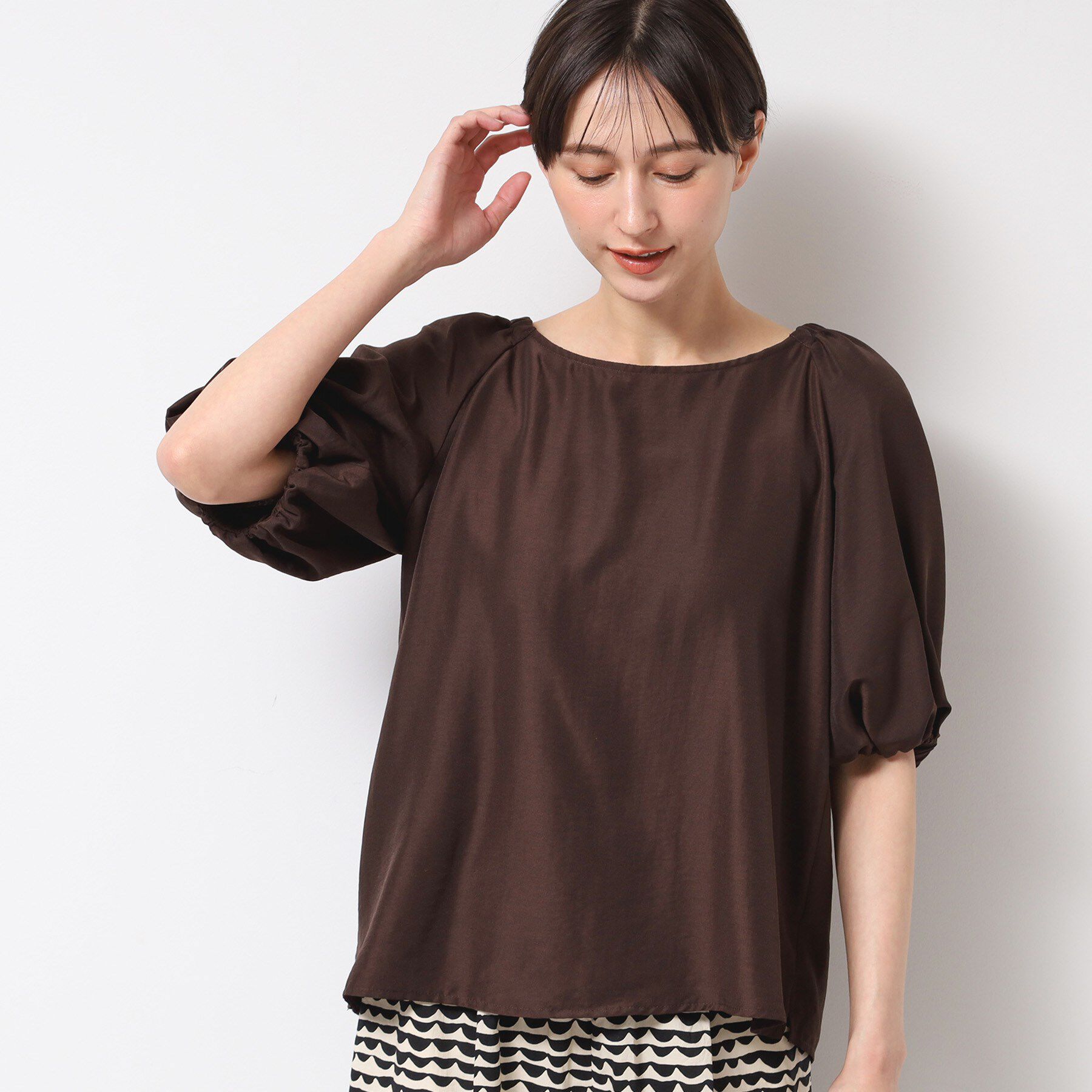 Dessin「【洗える】バッグギャザー入り五分袖ボリュームブラウス」|シャツ・ブラウス|ブラウン(044)