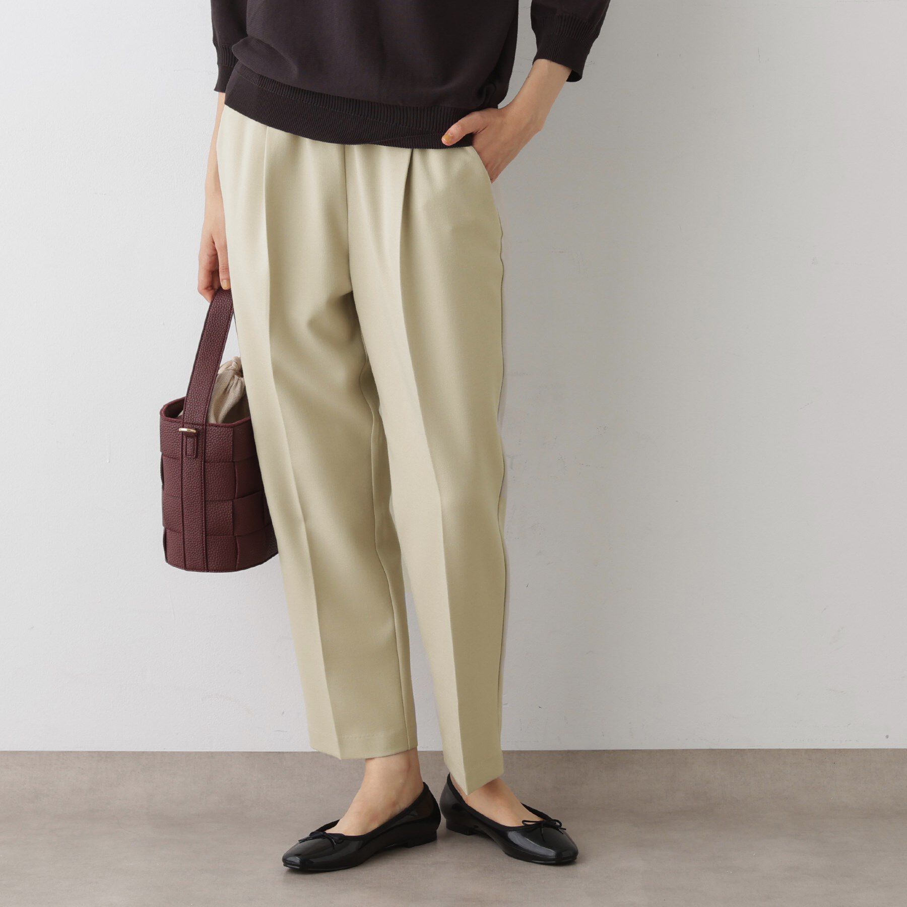 Dessin「【ウエストゴム・洗える】コンフォートテーパードパンツ」|その他|グレージュ(050)