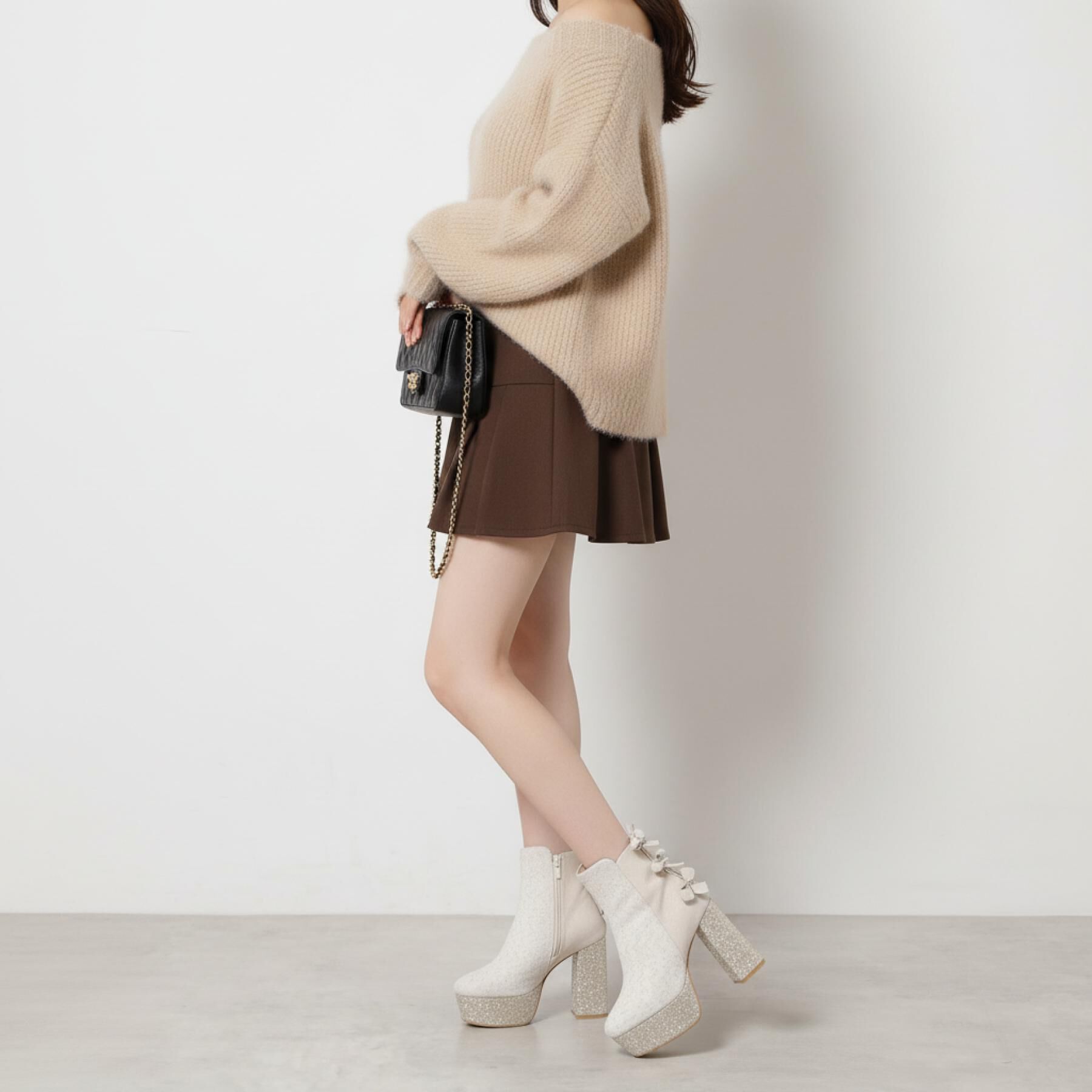 ESPERANZA「【ラク盛り/ショートブーツ】リピーター続出／脚長美脚 バックリボングリッターヒールショートブーツ」|ショートブーツ|