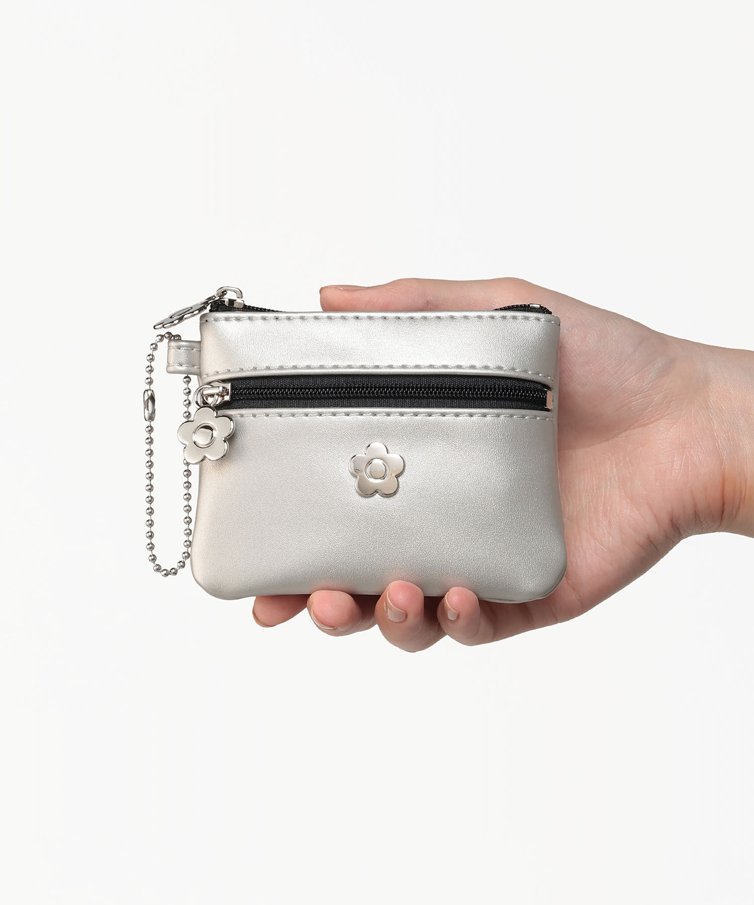 MARY QUANT「デイジーメタル 2ファスナーポーチミニミニ」|ポーチ|シルバー