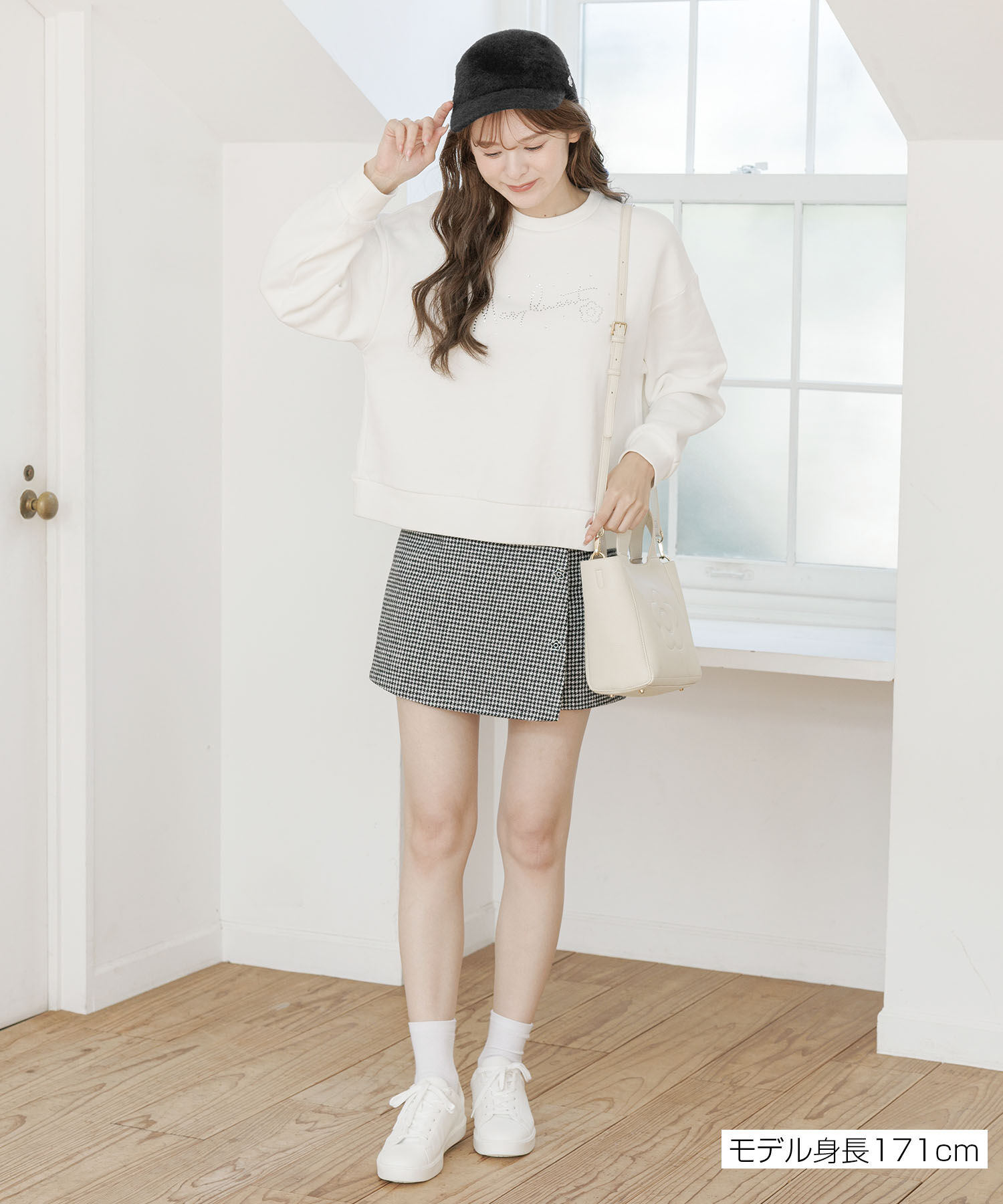 MARY QUANT「ラインストーンスウェット プルオーバー」|ニット・セーター|ホワイト