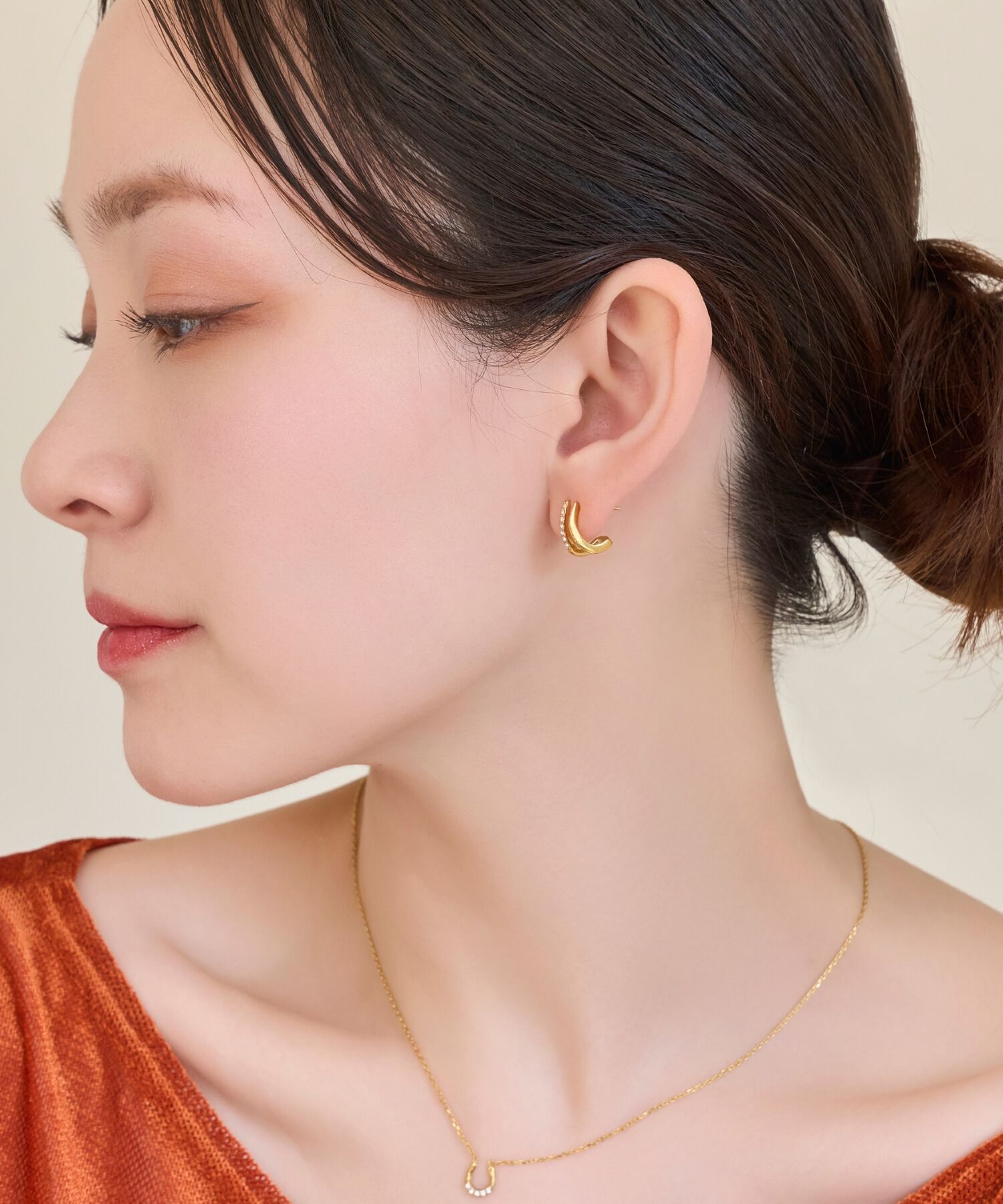 Phoebe「【金属アレルギー対応】メタル&times;ビジュー2ラインピアス　ゴールド/サージカルステンレス」|ピアス|