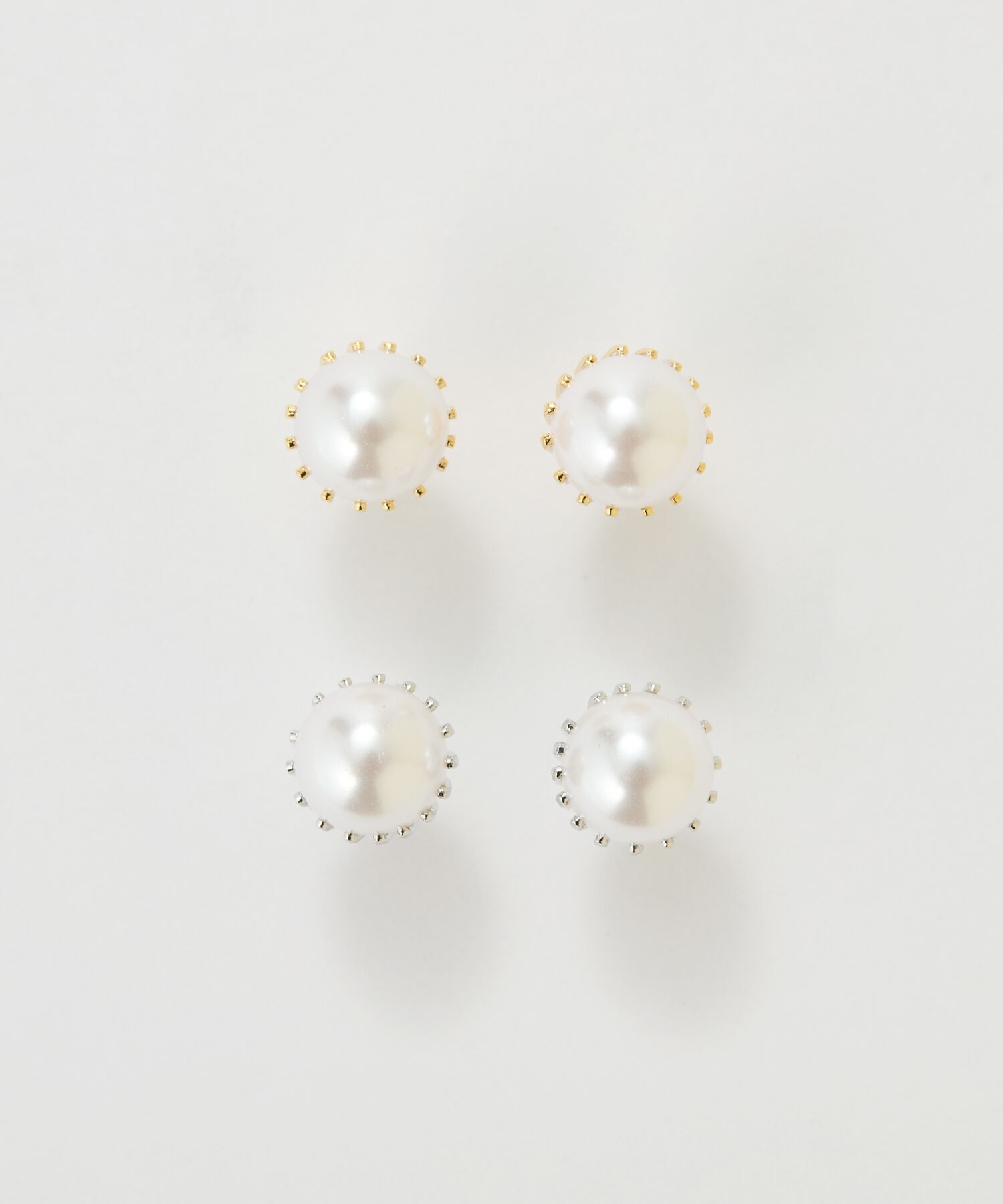  「トゥウィンクルフレームパールピアス　ゴールド/一粒」|ピアス|