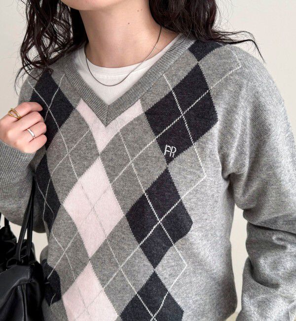 fredy emue「アーガイル柄インターシャVネックニット」|ニット・セーター|