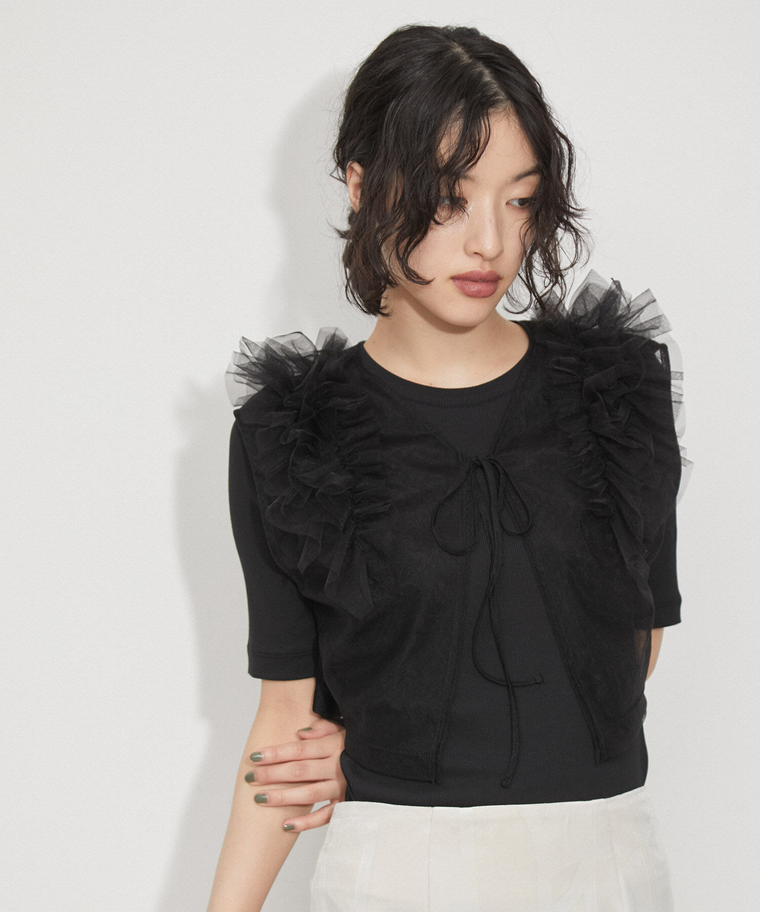 ADAM ET ROPE'「【サステナブル】チュールフリルTEE」|Tシャツ・カットソー|ブラック(01)