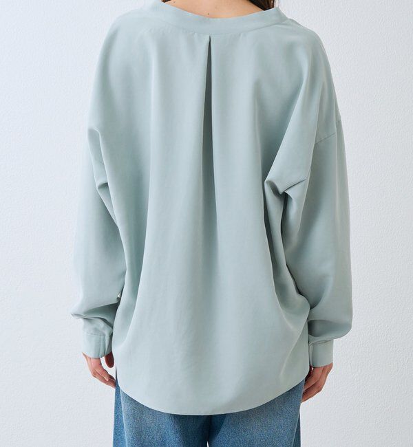  「【女性らしい抜け感】メタルボタンノーカラーブラウス」|シャツ・ブラウス|