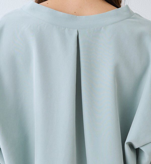  「【女性らしい抜け感】メタルボタンノーカラーブラウス」|シャツ・ブラウス|