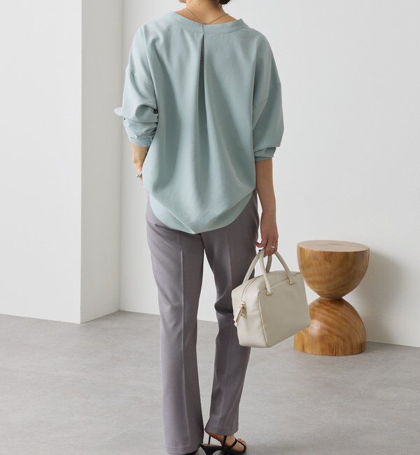  「【女性らしい抜け感】メタルボタンノーカラーブラウス」|シャツ・ブラウス|