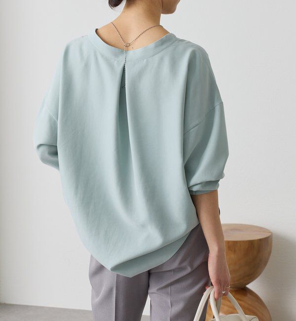  「【女性らしい抜け感】メタルボタンノーカラーブラウス」|シャツ・ブラウス|