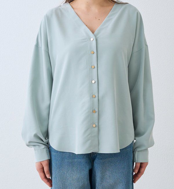  「【女性らしい抜け感】メタルボタンノーカラーブラウス」|シャツ・ブラウス|