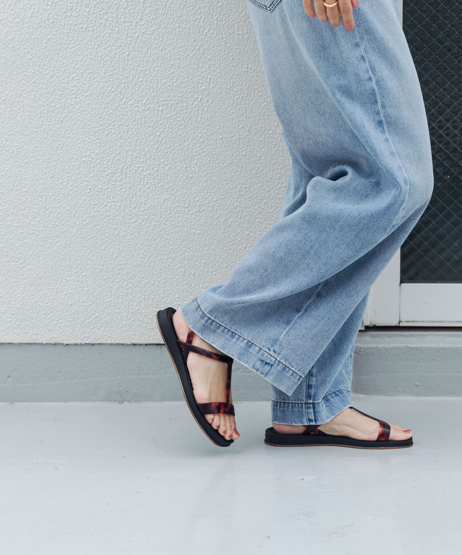 URBAN RESEARCH DOORS「Ipanema　GLOW TRENDY SAND」|サンダル|