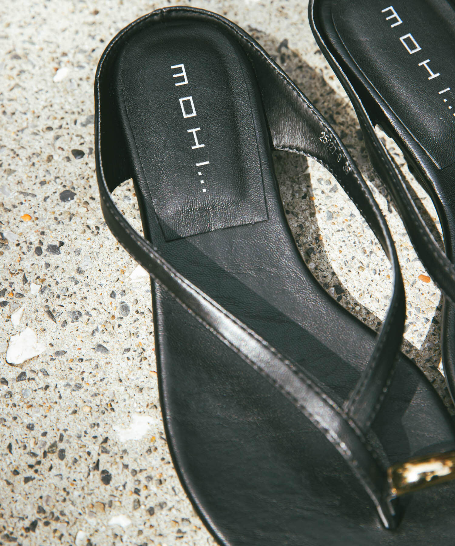 URBAN RESEARCH「mohi　メタルリングサンダル」|サンダル|