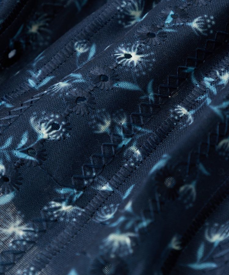 earth music&ecology「フラワー刺繍フリルヘムブラウス」|シャツ・ブラウス|