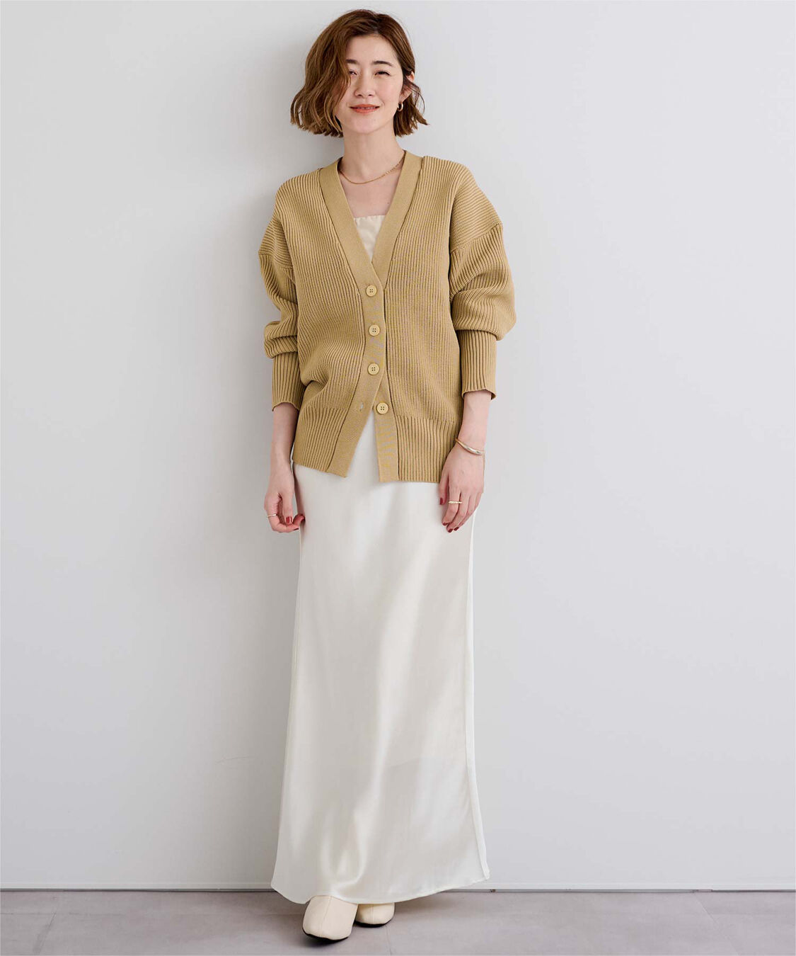 ur's「Vネックボリュームスリーブニットカーディガン」|ニット・セーター|