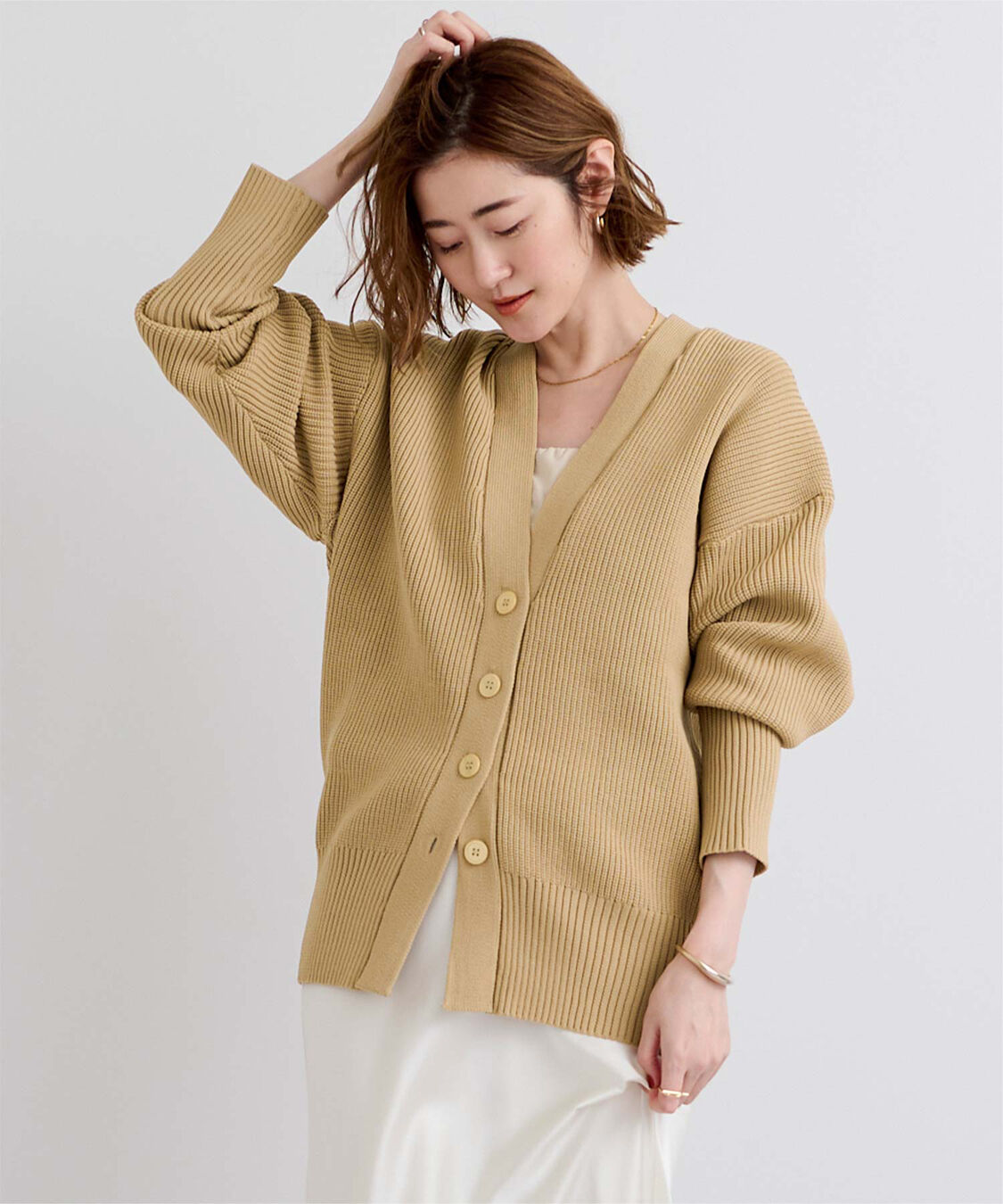 ur's「Vネックボリュームスリーブニットカーディガン」|ニット・セーター|