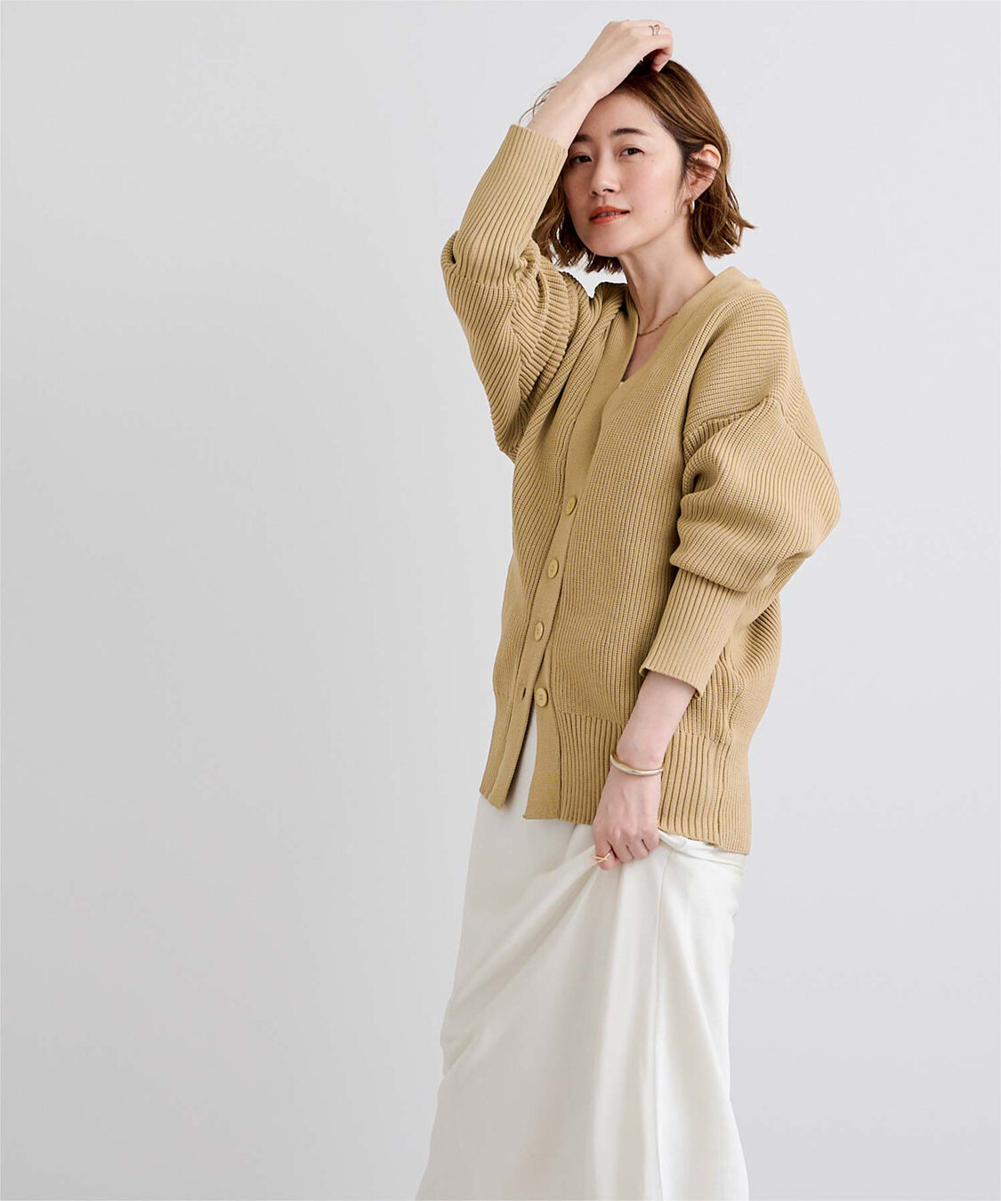 ur's「Vネックボリュームスリーブニットカーディガン」|ニット・セーター|