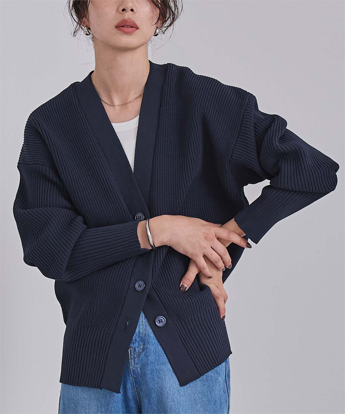 ur's「Vネックボリュームスリーブニットカーディガン」|ニット・セーター|ネイビー