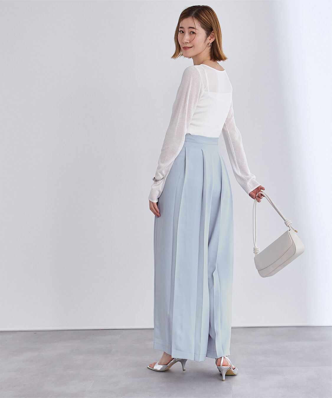 ur's「プリーツワイドパンツ」|スラックス|