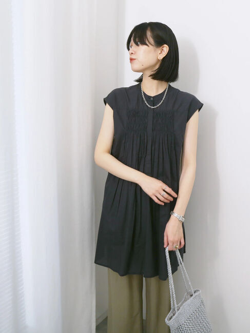 Samansa Mos2 blue「【Made in India】シャーリングノースリーブチュニック」|シャツ・ブラウス|チャコールグレー