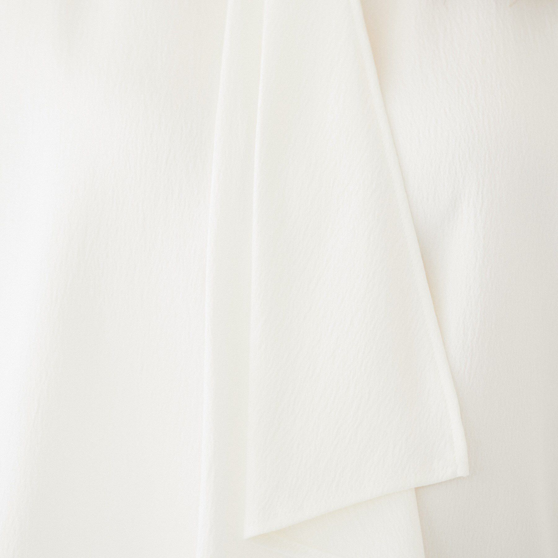 UNTITLED「【通勤】サテン ラッフル風ブラウス」|シャツ・ブラウス|