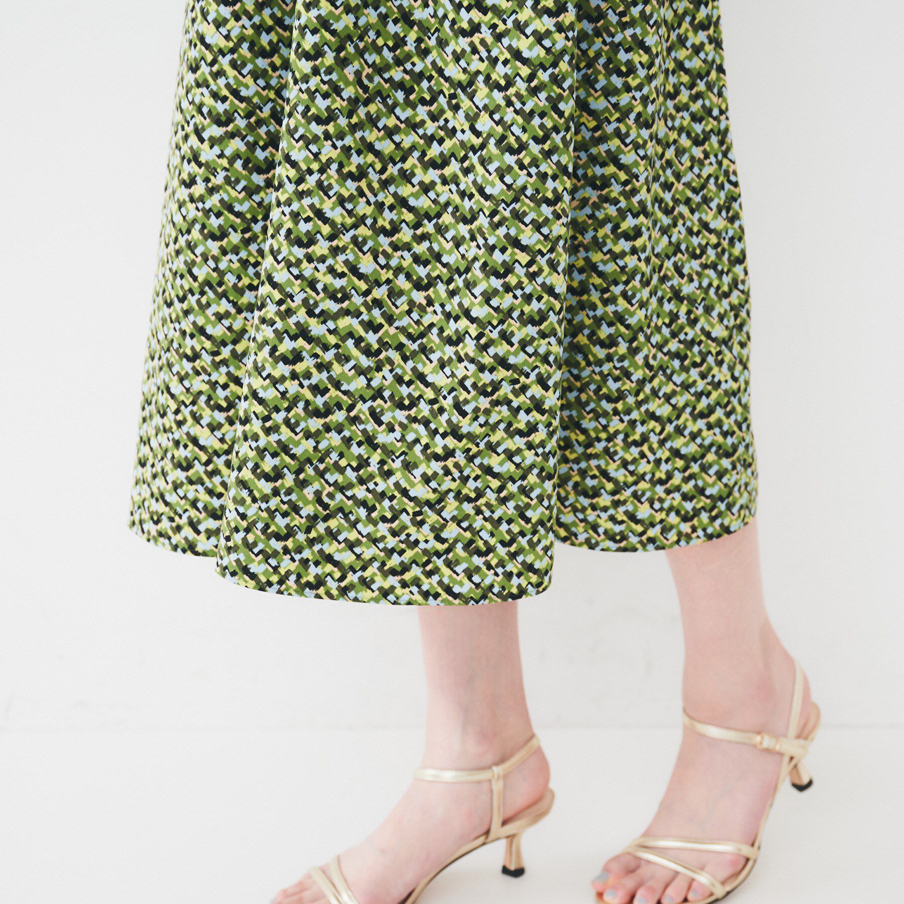 UNTITLED「【きれいめ/洗える/夏ワンピ】モザイク柄ワンピース」|ワンピース|