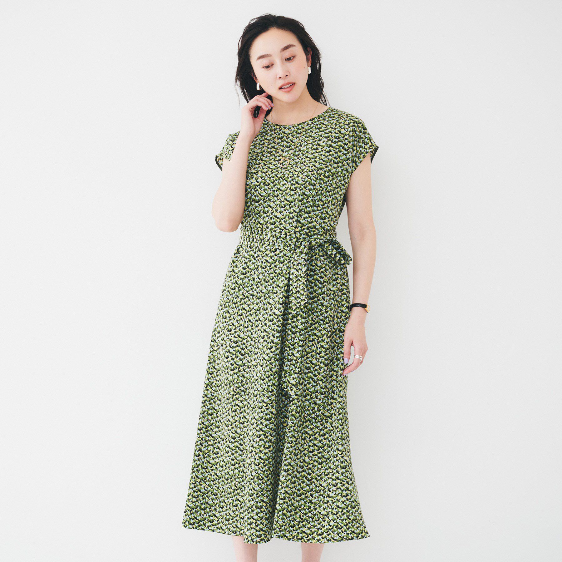 UNTITLED「【きれいめ/洗える/夏ワンピ】モザイク柄ワンピース」|ワンピース|