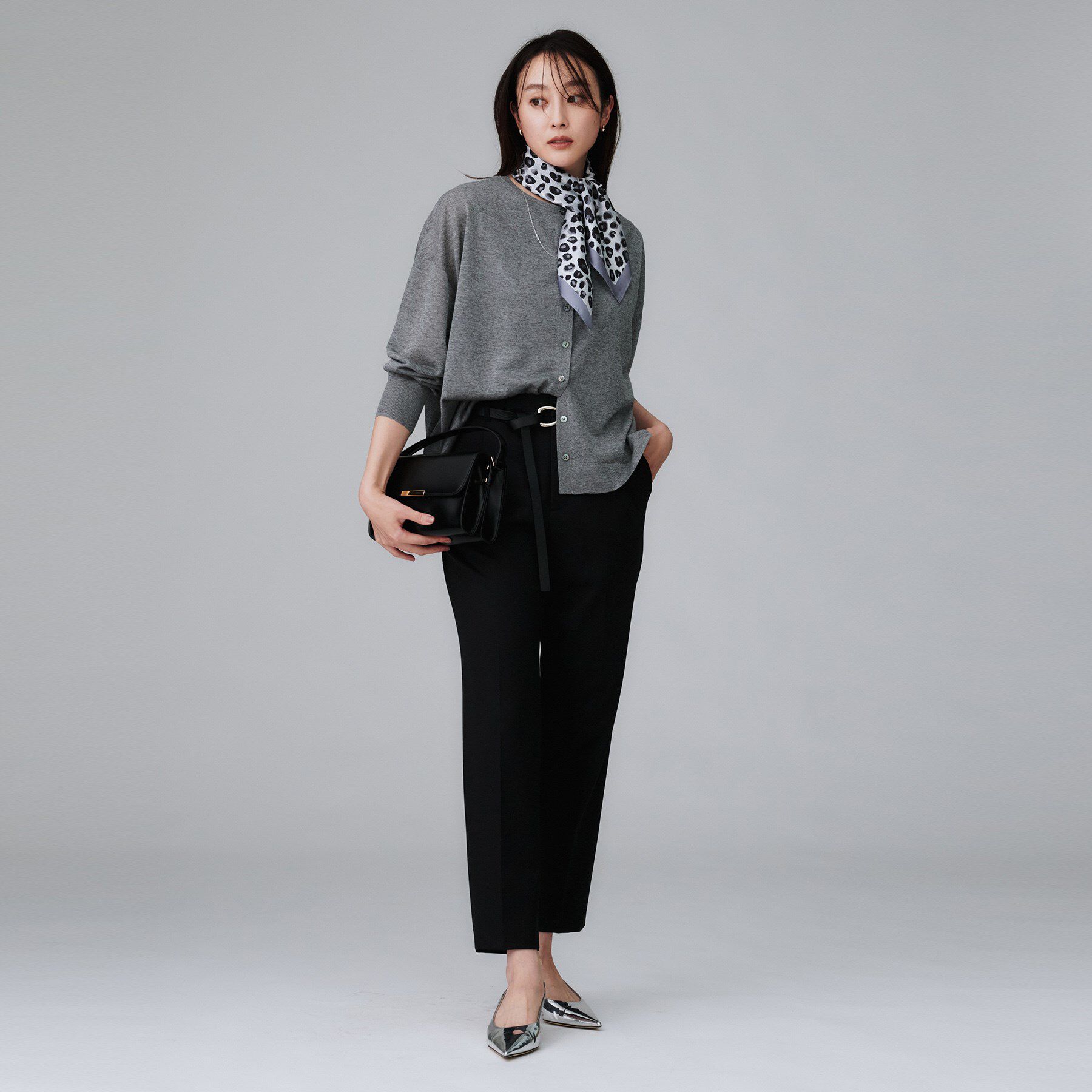 UNTITLED「【はっ水/後ろウエストゴム/洗える】ストレッチテーパードパンツ」|その他|