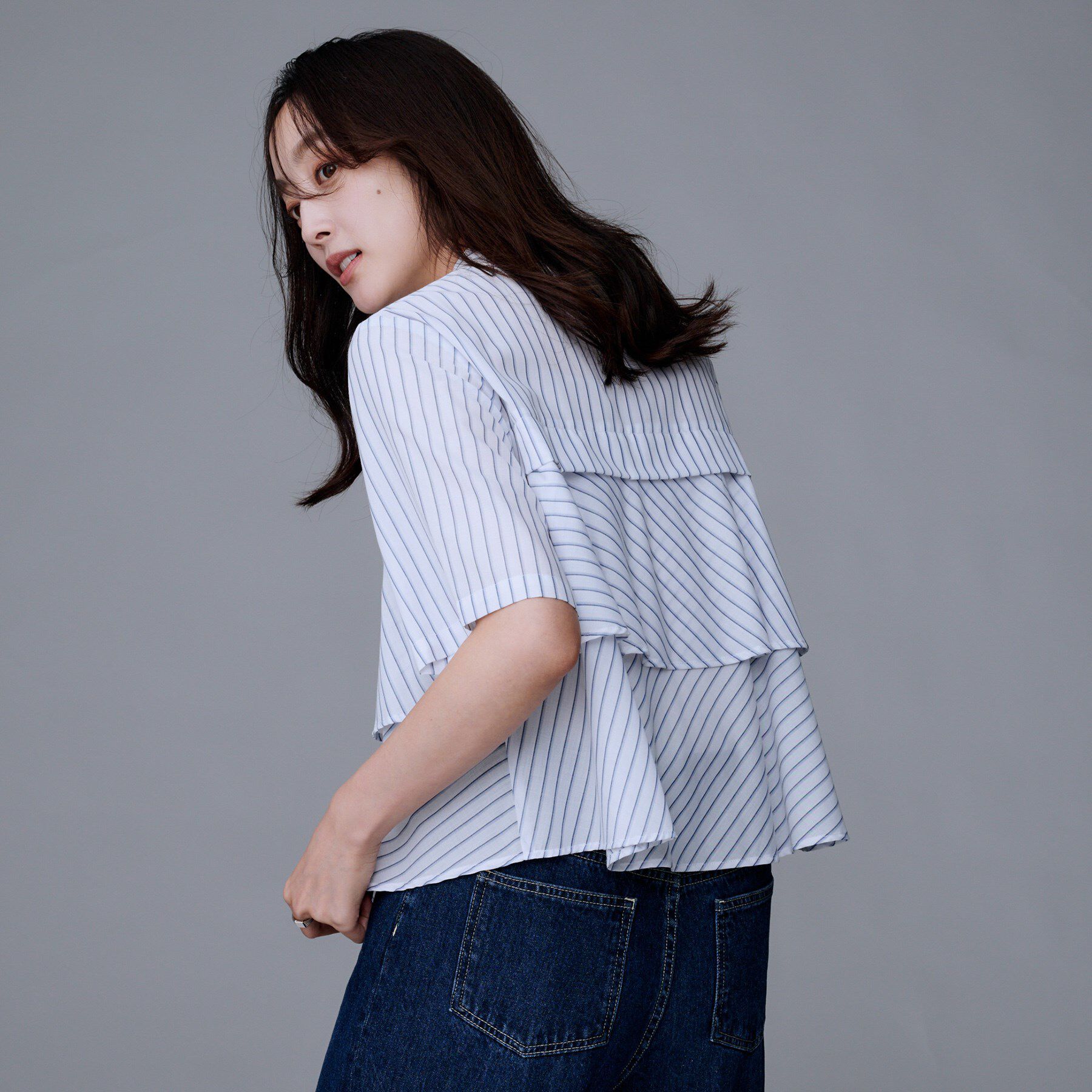 UNTITLED「【短丈/前ボタン/五分袖】ストライプフリルシャツ」|シャツ・ブラウス|