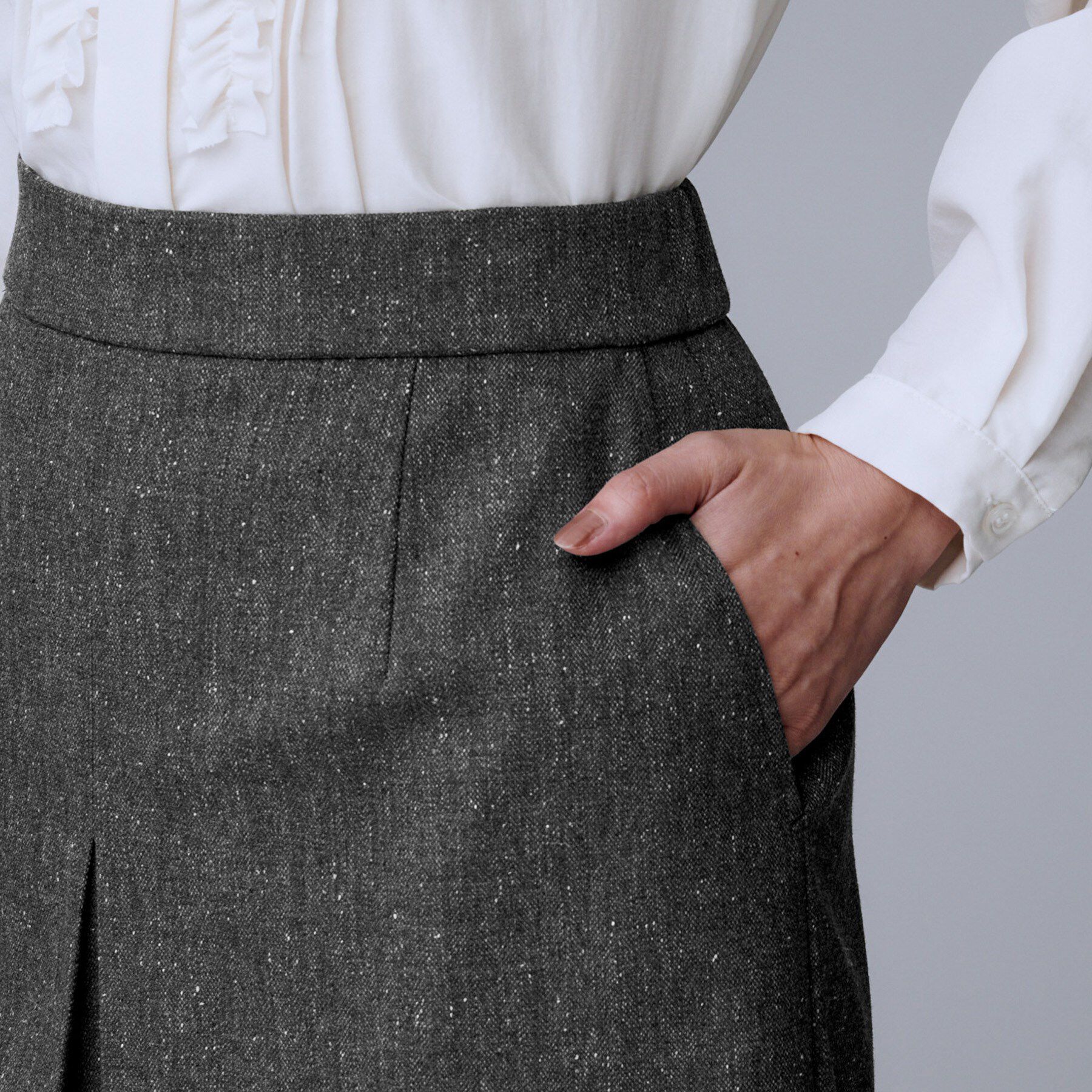 UNTITLED「【ウエスト後ろゴム/シーズンレス】シルクネップツイード ナロースカート」|スカート|