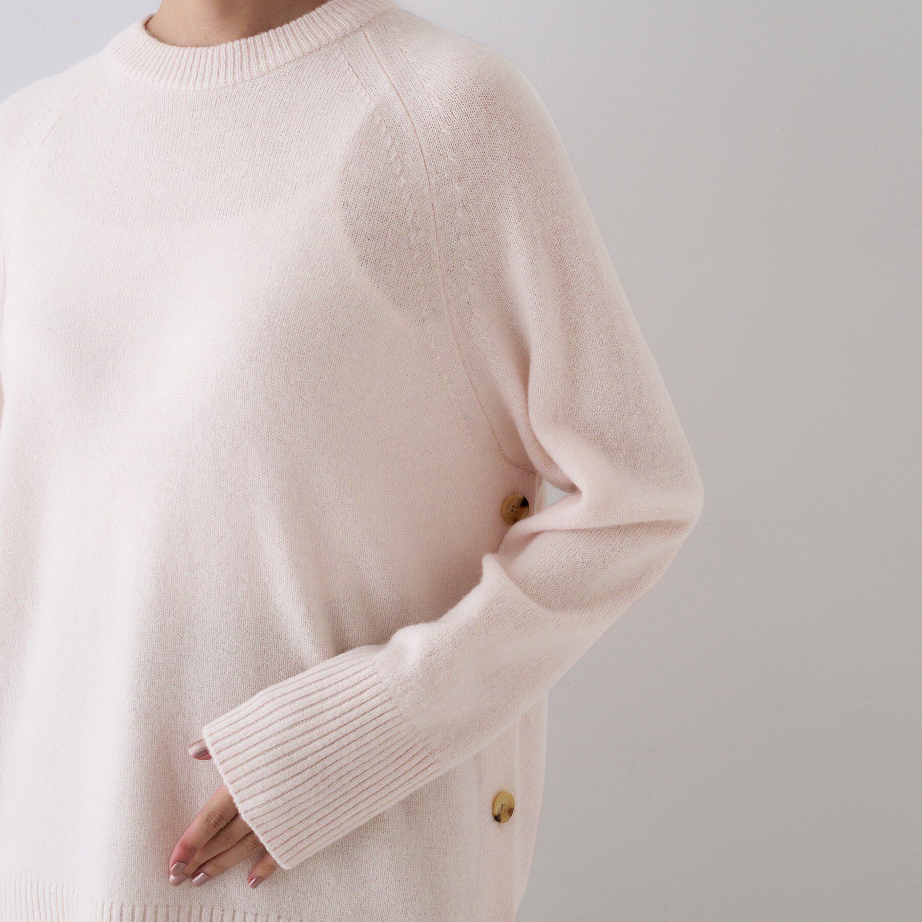 UNTITLED「【重ね着もおすすめ/洗える】ウールカシミヤ クルーネックニット」|ニット・セーター|