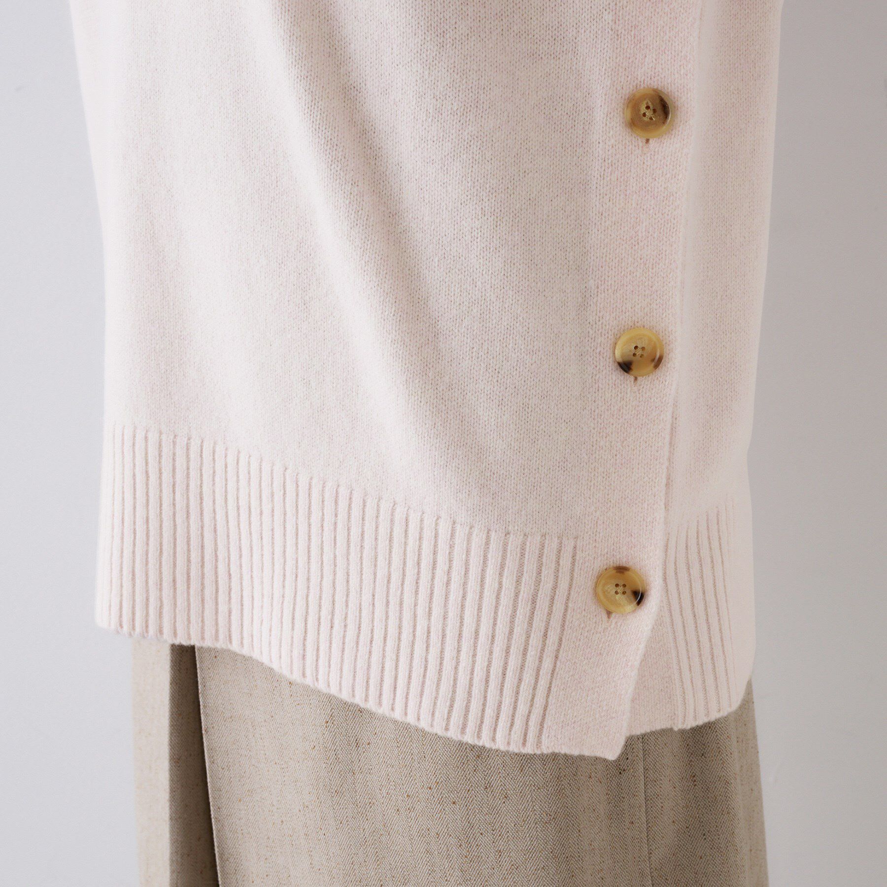 UNTITLED「【重ね着もおすすめ/洗える】ウールカシミヤ クルーネックニット」|ニット・セーター|