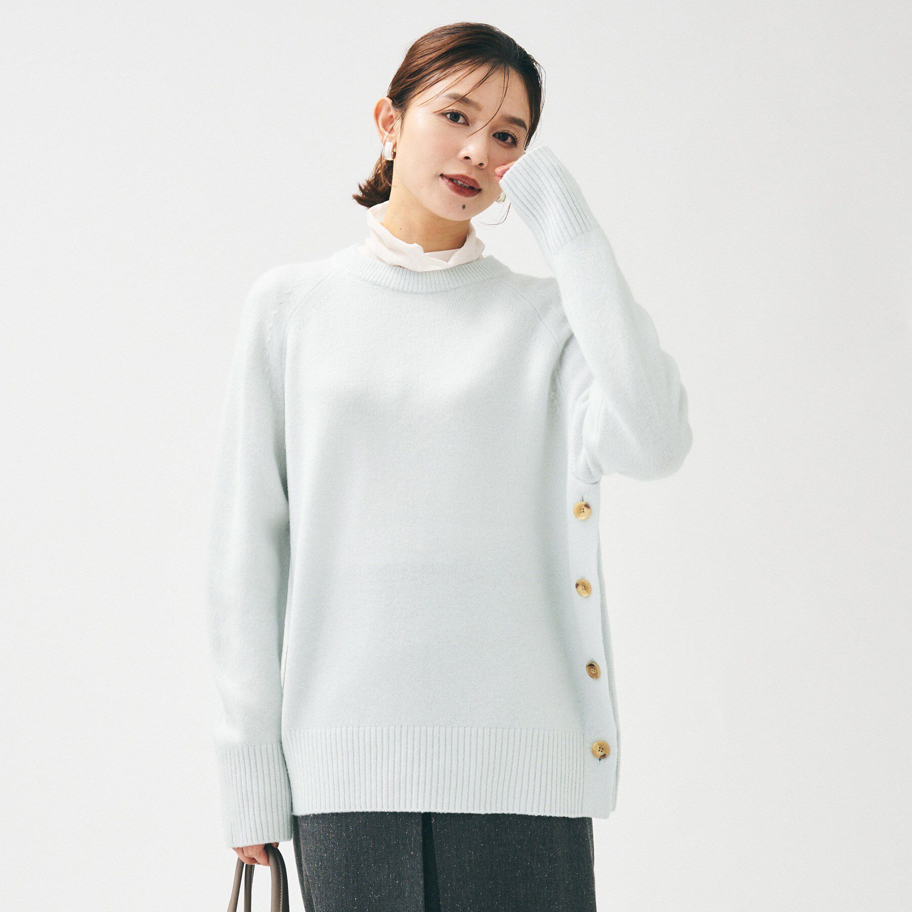 UNTITLED「【重ね着もおすすめ/洗える】ウールカシミヤ クルーネックニット」|ニット・セーター|サックスブルー(09