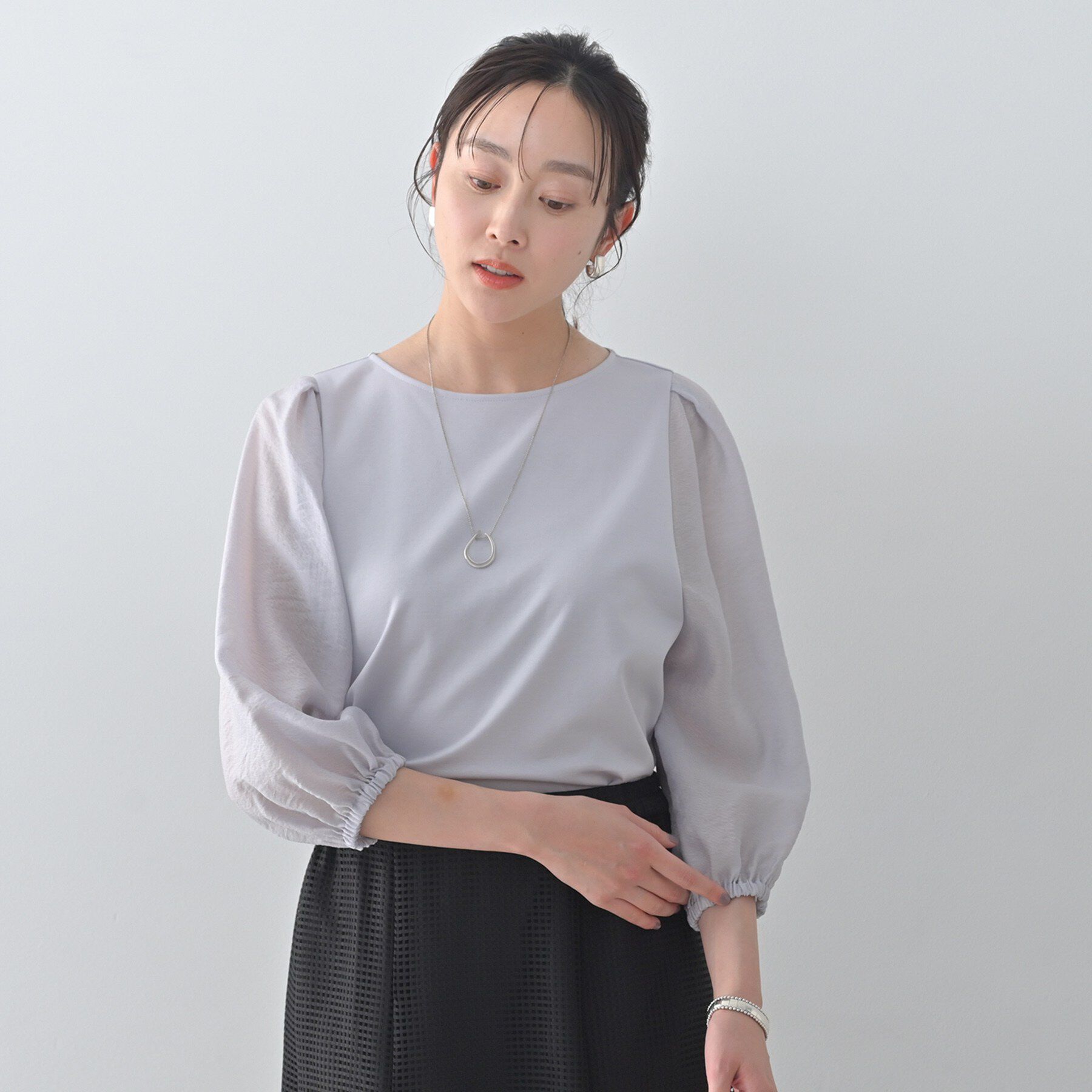 UNTITLED「【洗える/袖シアー】ポンチ袖ボリュームトップス」|Tシャツ・カットソー|グレー(012)