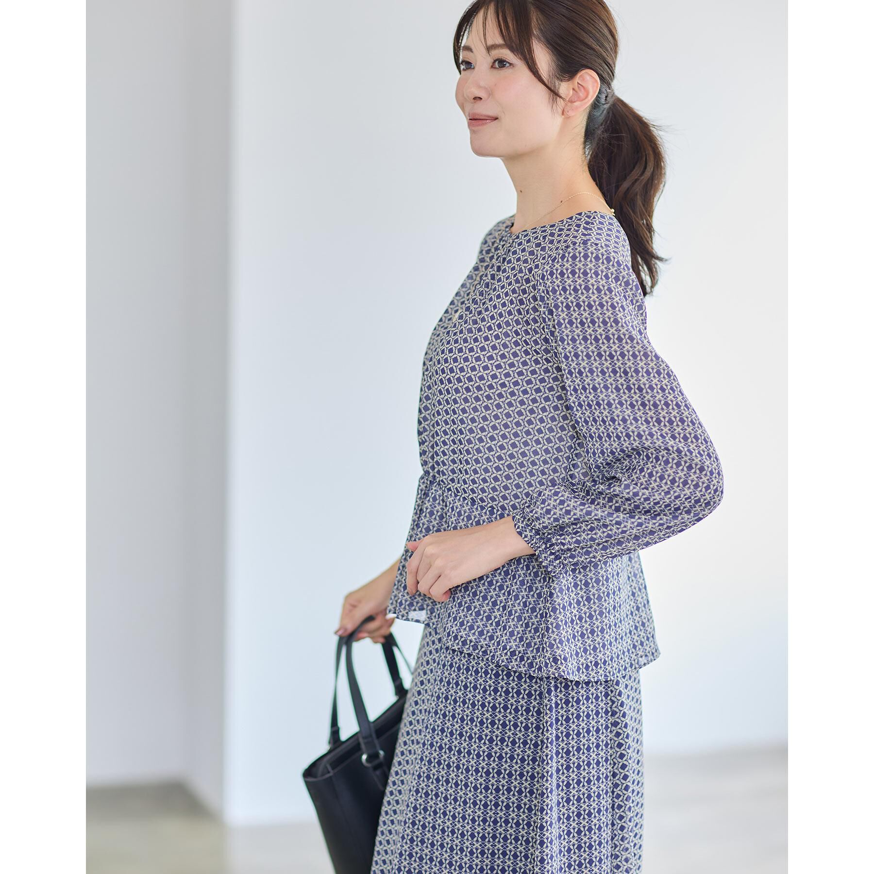 Reflect「【きちんと見え／セットアップ可／通勤におすすめ◎】ペプラムプリントブラウス」|シャツ・ブラウス|