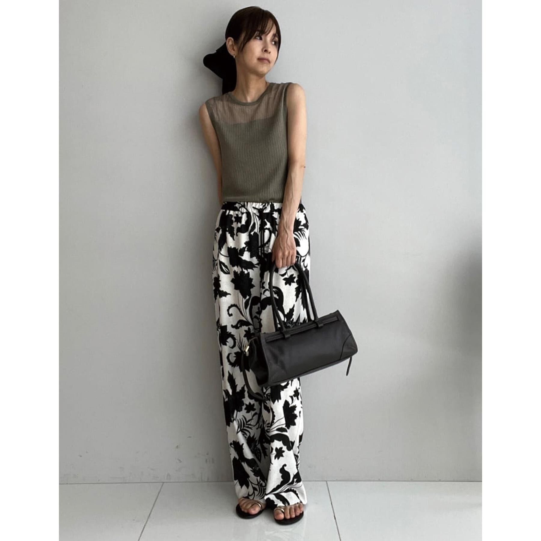 DRESSTERIOR「デコルテシアーノースリーブニット」|ニット・セーター|